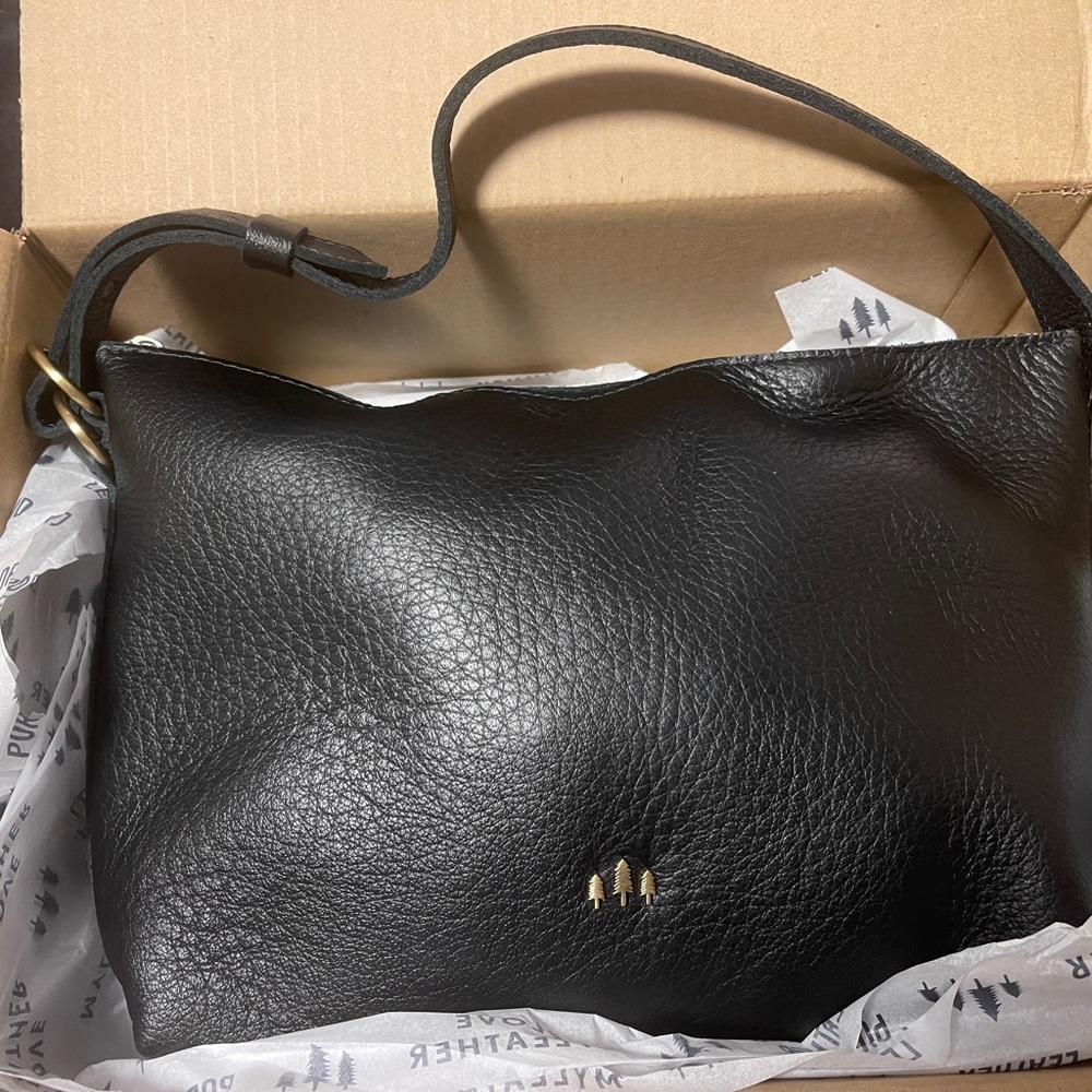 Portland Leather Large Slouchy Shoulder Bag - C grade Pebbled Black